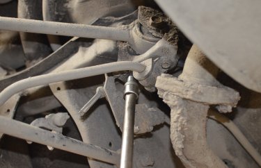 Замена втулок стабилизатора Хонда Аккорд