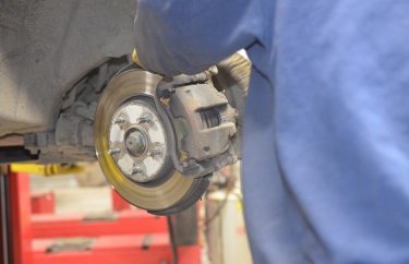 Отсоединяем суппорт Хонда СРВ